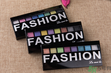 眼影里面的亮粉有害嗎？眼影里有滑石粉有害嗎？