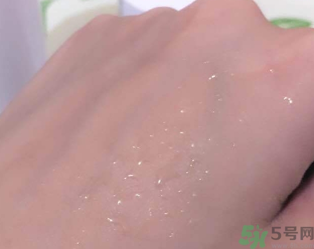 韓后茶蕊嫩白系列適合什么膚質(zhì)？韓后茶蕊baby白適合敏感肌嗎？