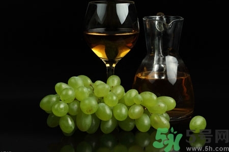 紅酒開(kāi)瓶器怎么用？沒(méi)有開(kāi)瓶器怎么開(kāi)紅酒？