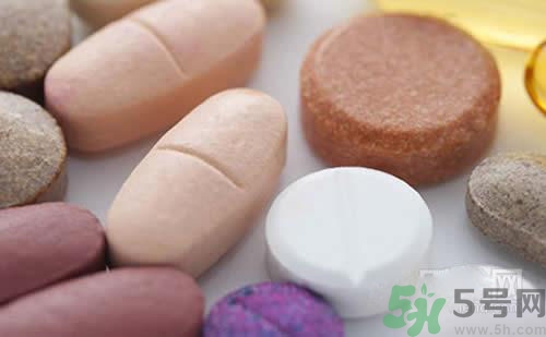 鈣片和維生素c可以一起吃嗎？鈣片和維生素一起吃好不好？