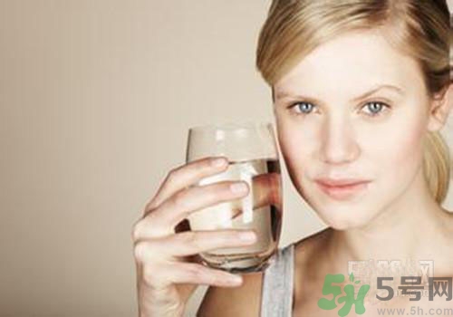 臉上有紅血絲可以去角質(zhì)嗎？臉上有紅血絲怎么去角質(zhì)？