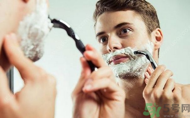 15歲男孩可以刮胡子嗎？15歲男孩經(jīng)常流鼻血怎么回事？