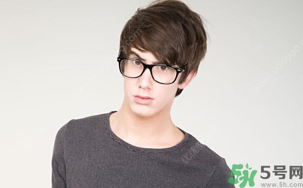 15歲男孩的標準身高應該多高？15歲男孩的標準身高體重