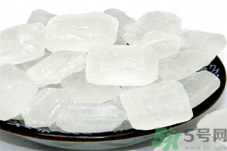 冰糖和白糖紅糖有什么區(qū)別？冰糖和普通糖有什么區(qū)別？