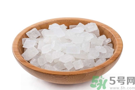 冰糖和白糖紅糖有什么區(qū)別？冰糖和普通糖有什么區(qū)別？