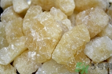 冰糖和白糖紅糖有什么區(qū)別？冰糖和普通糖有什么區(qū)別？