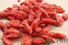 枸杞子泡酒可以壯陽嗎？枸杞子泡酒有副作用嗎？