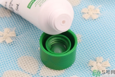 隔離霜用洗面奶能洗掉嗎？涂隔離霜需要卸妝嗎？