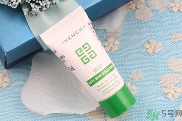 隔離霜用洗面奶能洗掉嗎？涂隔離霜需要卸妝嗎？