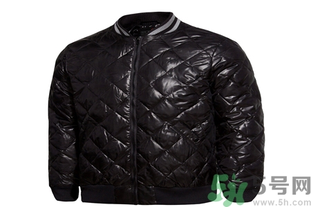 羽絨服日常如何保養(yǎng)？羽絨服局部清潔的方法有哪些？