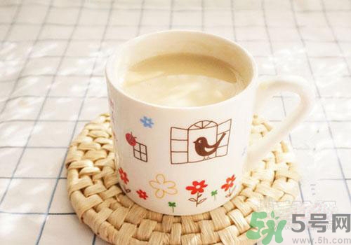 痛風可以喝牛奶嗎？痛風喝多少牛奶比較好？