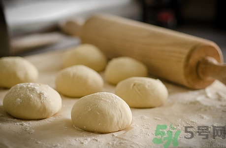 月餅皮粘手怎么辦?月餅皮太軟粘怎么辦 月餅皮粘手怎么辦?月餅皮太軟粘怎么辦