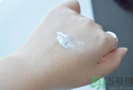 款韓國(guó)v7素顏霜怎么用？款韓國(guó)v7素顏霜使用方法