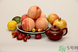 蘋果和桃子能一起榨汁嗎？蘋果和桃子能一起煮嗎？