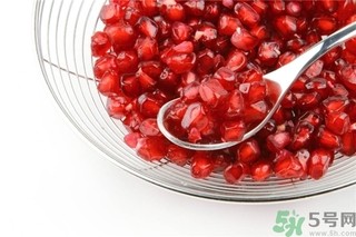 吃石榴牙齒變黑怎么辦？石榴吃了牙齒會變黑嗎？