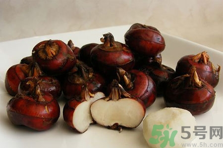 荸薺的營養(yǎng)價(jià)值是什么？荸薺一次可以吃多少？