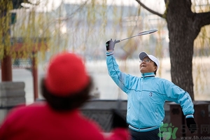 打羽毛球有什么好處？打羽毛球有什么壞處？