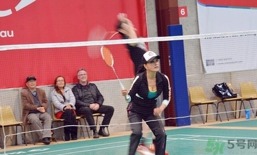 打羽毛球有什么好處？打羽毛球有什么壞處？