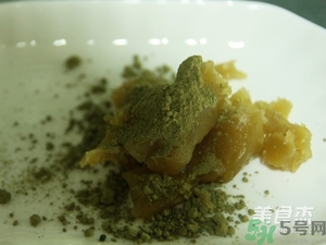 水晶月餅用的什么粉？水晶月餅的做法及配方