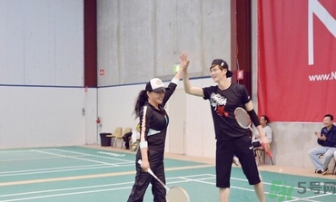 打羽毛球有什么好處？打羽毛球有什么壞處？