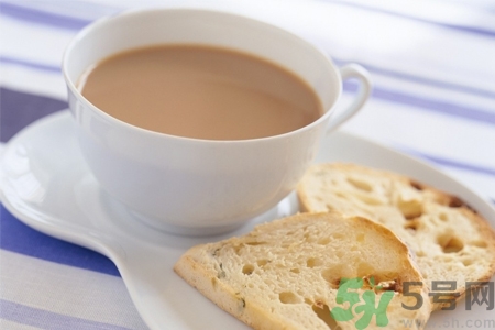 為什么喝奶茶后睡不著覺？喝奶茶會失眠怎么辦？