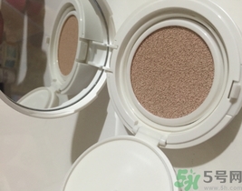 夢(mèng)妝光采裸透氣墊怎么樣？夢(mèng)妝桃花遮瑕氣墊bb好用嗎？