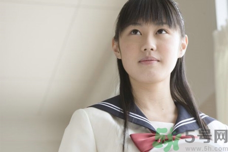 初中生女生的標(biāo)準(zhǔn)胸圍是多少？初中女生正常胸圍是多少？