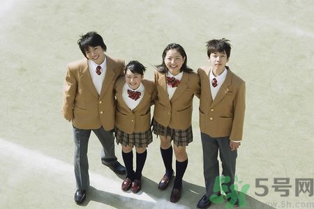 初中生女生的標(biāo)準(zhǔn)胸圍是多少？初中女生正常胸圍是多少？