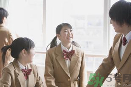 初中生女生的標(biāo)準(zhǔn)胸圍是多少？初中女生正常胸圍是多少？