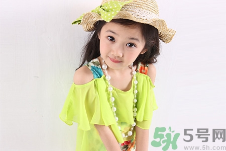 9歲女生的標(biāo)準(zhǔn)身高體重是多少？9歲女生正常身高體重是多少？