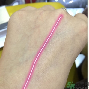 菲詩小鋪水光無瑕氣墊修顏乳怎么樣？菲詩小鋪氣墊cc好用嗎？