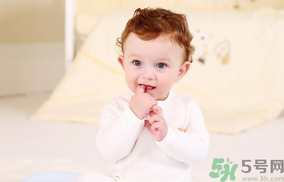 九月份出生的寶寶穿什么衣服？九月寶寶穿衣注意事項