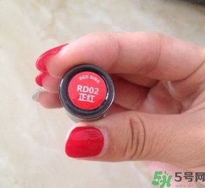 菲詩(shī)小鋪水墨絢染水潤(rùn)唇彩怎么樣？菲詩(shī)小鋪唇彩好用嗎？