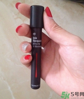 菲詩(shī)小鋪水墨絢染水潤(rùn)唇彩怎么樣？菲詩(shī)小鋪唇彩好用嗎？