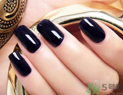 灰指甲可以涂指甲油嗎？得了灰指甲怎么辦？