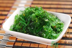 下巴長痘是上火嗎？下巴長痘吃什么好？