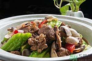 苦瓜汁可以敷臉嗎？苦瓜汁敷臉可以祛痘嗎