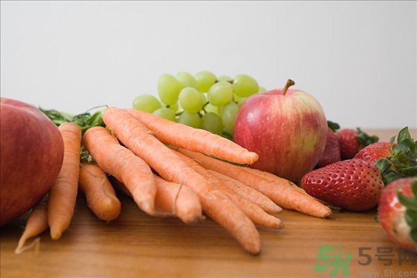 蘋果和胡蘿卜能一起吃嗎？蘋果和胡蘿卜能一起榨汁嗎？
