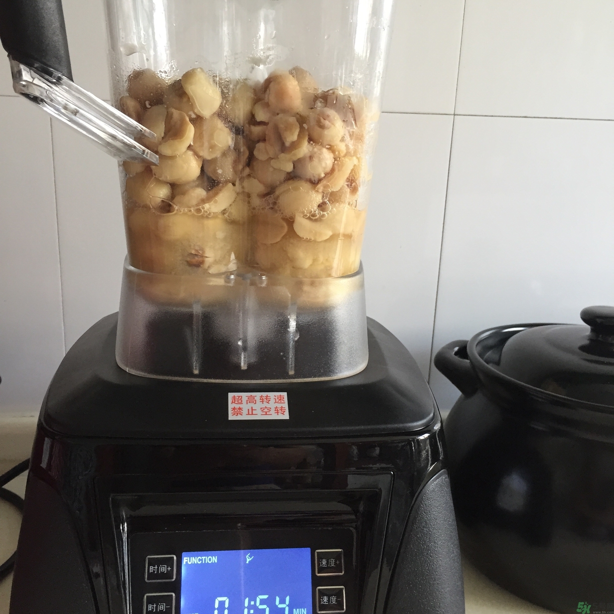 蓮蓉月餅的餡料是什么？蓮蓉月餅的餡料怎么做？