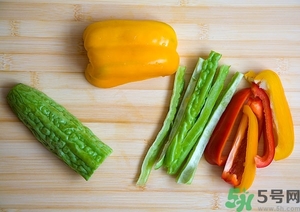 喝苦瓜汁會影響月經(jīng)嗎？來月經(jīng)可以喝苦瓜汁嗎？