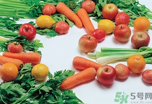 蘋果和胡蘿卜能一起吃嗎？蘋果和胡蘿卜能一起榨汁嗎？
