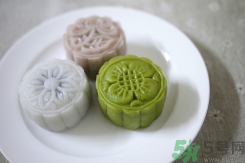 自己做冰皮月餅怎么做?自制冰皮月餅的做法及配方 自己做冰皮月餅怎么做?自制冰皮月餅的做法及配方