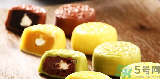 蛋黃月餅好吃嗎？蛋黃月餅?zāi)膫€牌子好吃？