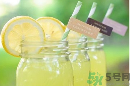 檸檬水是堿性食物嗎？檸檬水是酸性還是堿性？