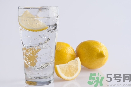 檸檬水是堿性食物嗎？檸檬水是酸性還是堿性？