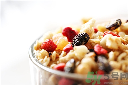 卡樂比麥片是油炸的嗎?卡樂比麥片熱量高嗎? 卡樂比麥片是油炸的嗎?卡樂比麥片熱量高嗎?