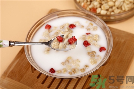 卡樂比麥片是油炸的嗎?卡樂比麥片熱量高嗎? 卡樂比麥片是油炸的嗎?卡樂比麥片熱量高嗎?