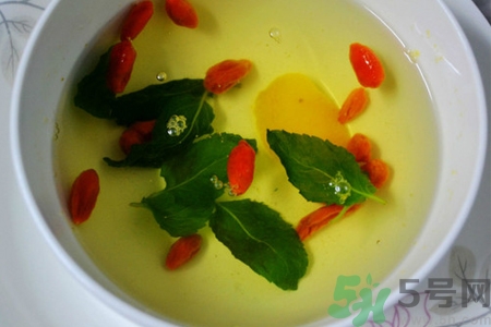 枸杞和檸檬能一起泡水喝嗎？檸檬枸杞茶的功效