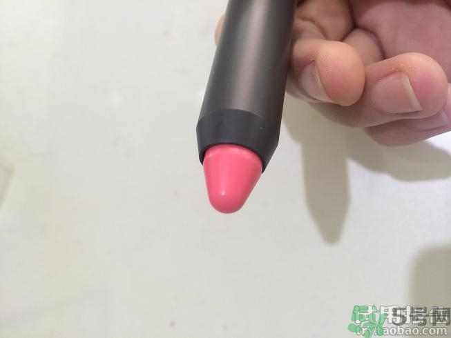 夢妝唇膏筆怎么用?夢妝唇膏筆使用方法。