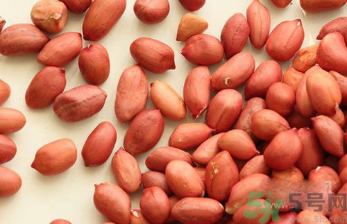 流鼻血不能吃什么食物？流鼻血吃什么好？